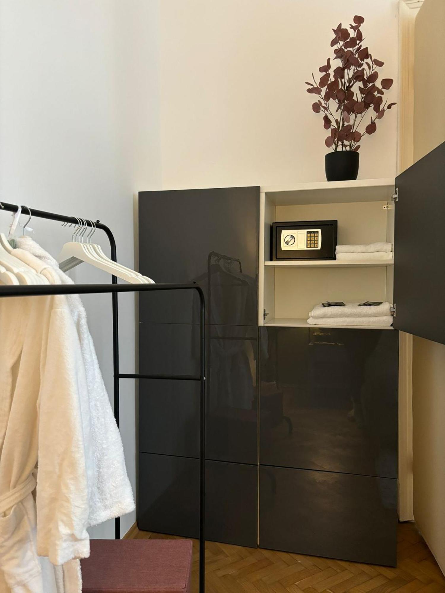 Apartment 5 Min Schoenbrunn Gloriette, Direct To City Center, Free Parking ウィーン エクステリア 写真
